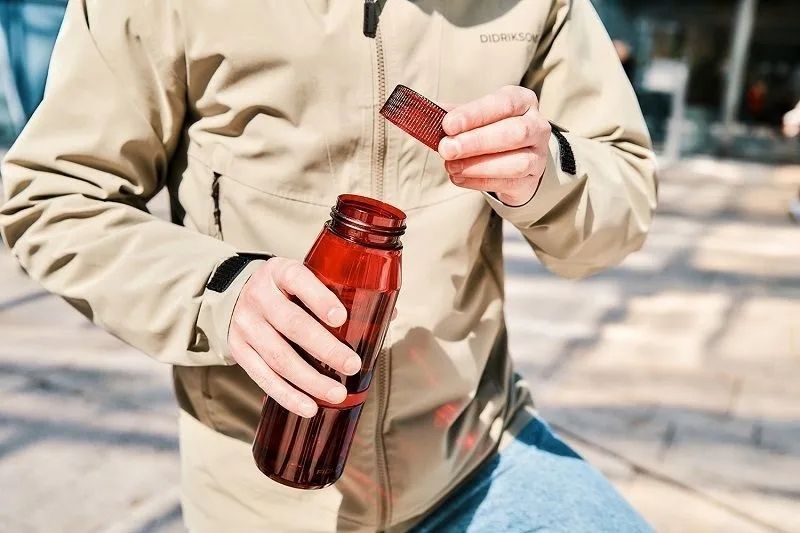 Фляга з конектором та базою FIDLOCK TWIST bottle 700мл., прозорий / червоний 4251207 404450 фото