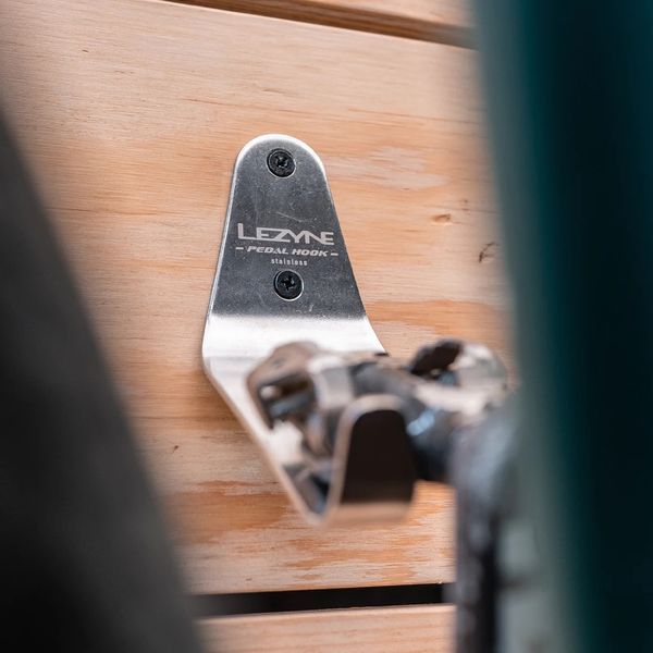 Кріплення на стіну Lezyne STAINLESS PEDAL HOOK 4710582 548758 фото